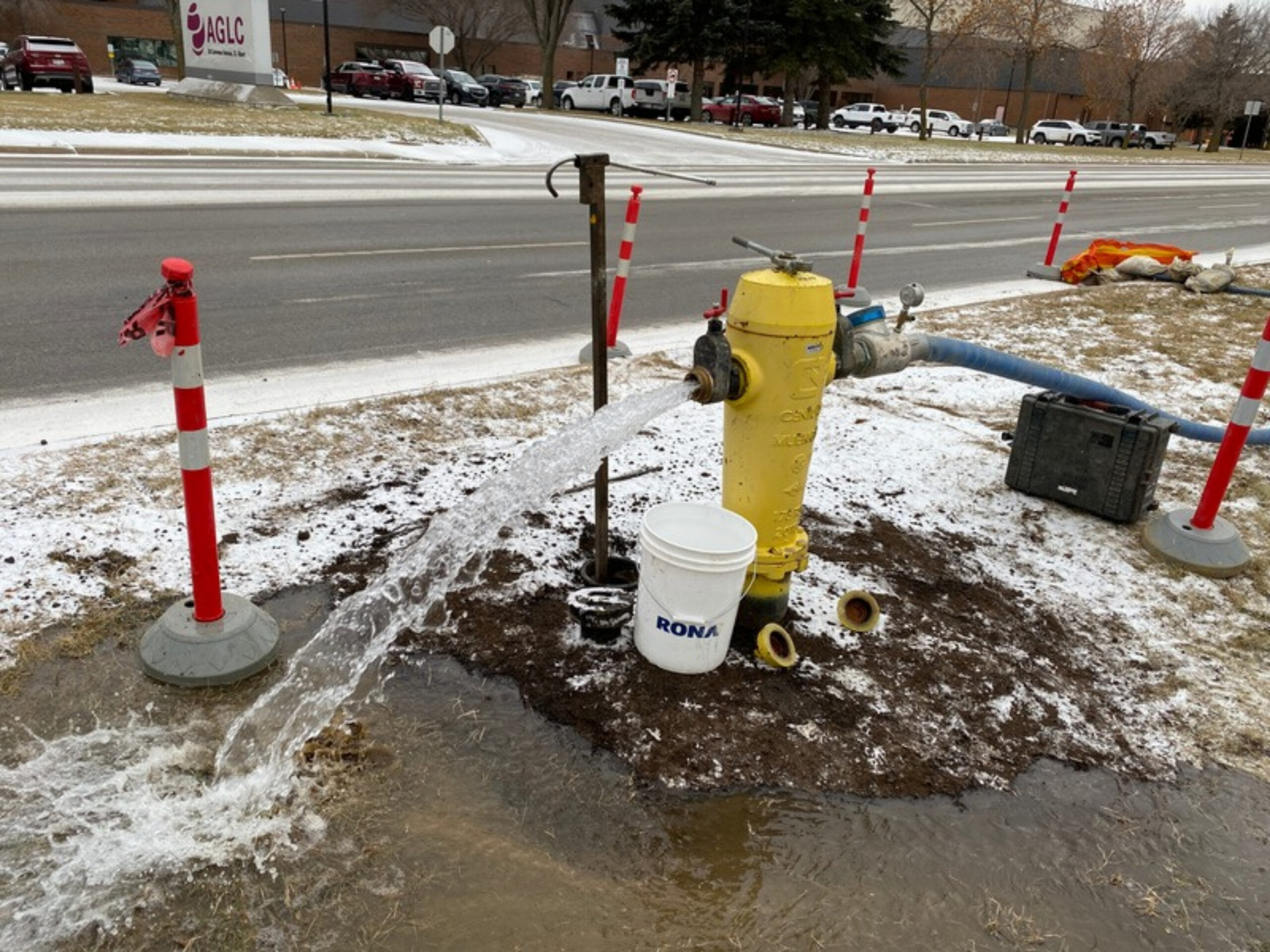 Oasis Engineering crew carrying out hydrant water testing